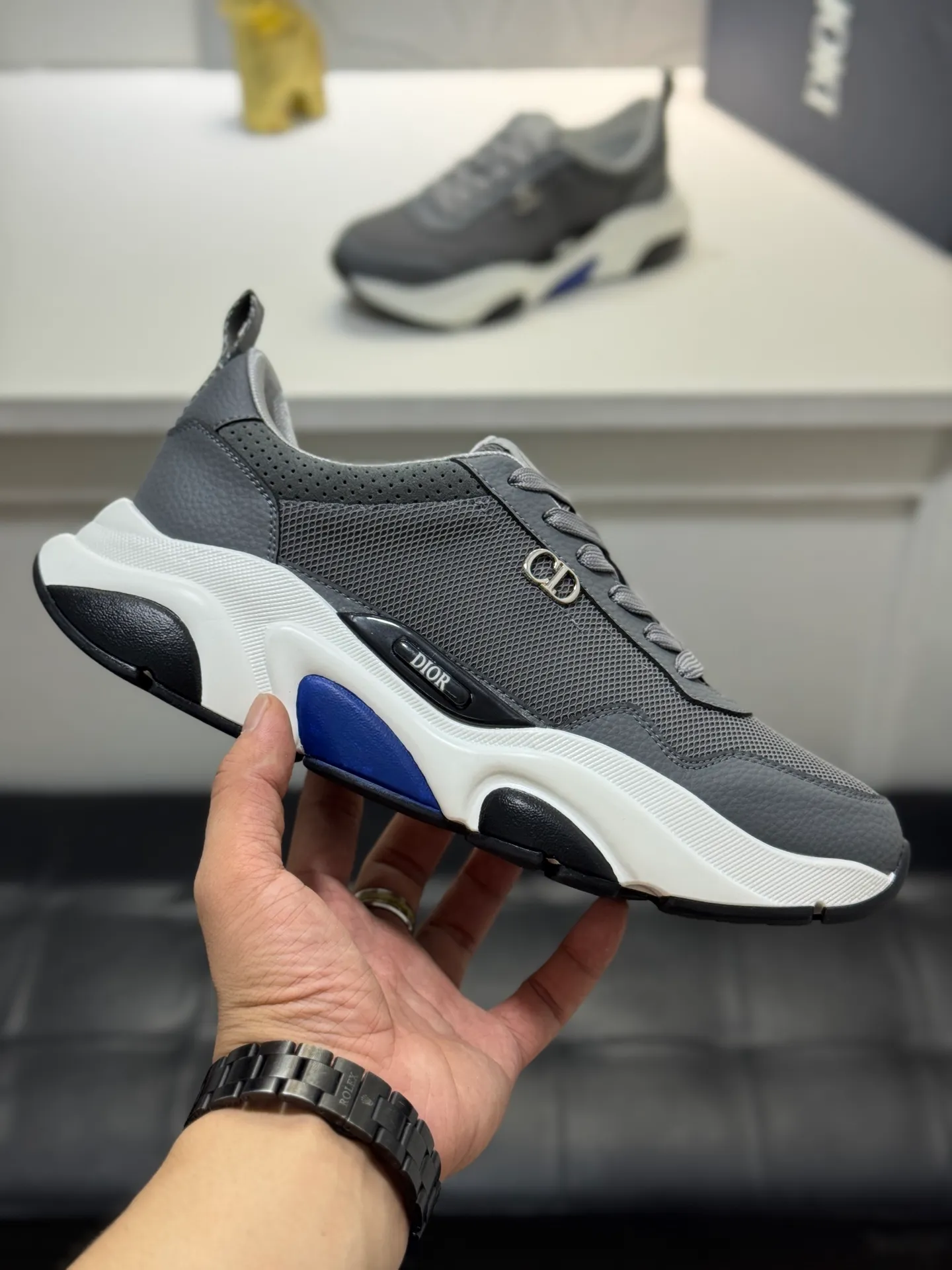 Men's shoes 💰440【New style】🪳🪳(Dior) popular model【New style】⚠⚠️Top purchasing agent🔍🔍Men's HK counters are on sale simultaneously. Sole: The original sole is specially provided by the original factory. The exclusive movable molded sole is super comfortable. The original factory follows the order. 🔍🔍The high-quality multi-color splicing design is exquisite and unique, and the cowhide stitching mesh lining💪Details determine the quality. We only make shoes with care. You can enter and exit the counter at will. Welcome to compare🇮🇹Size: 38-44 (45 customized